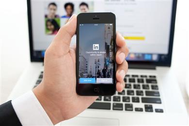 LinkedIn launches a Student App for Freshers!