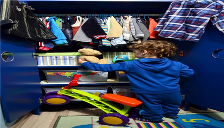 kids with toys
