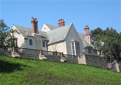 Haunt Stalking Greystone Mansion on Beverly Hills in Atlanta,IL