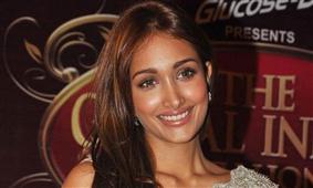 Actress Jiah Khan commits suicide