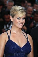 Reese Witherspoon sells her house at a $5 million loss! in Ojai,CA