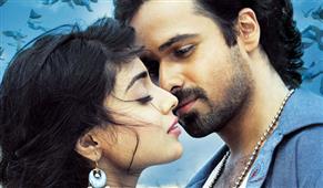 Emaraan Hashmi coys at fan’s demand for a ‘smooch’ in New York,NY