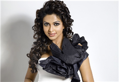 Amala Paul fires the media