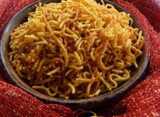 Quick Bachelor’s Snacks – Aloo Bhujia Sev in Atlanta,IL