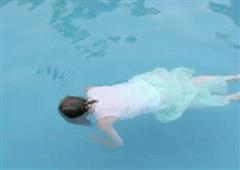 Indian-American Woman Found dead In The Swimming Pool in New York,NY