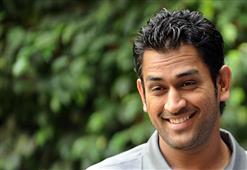 Dhoni celebrates his Birthday by giving his fan a job! in New York,NY