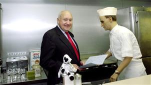 Controversial Founder Of US Fast Food Chain Dies At 93 -‘Anti-Gay Voice’ in New York,NY