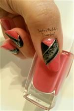 Nail art inspired by a Sari