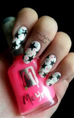 Glow in the dark nails