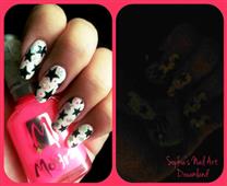 Glow in the dark nails