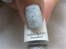 Snowflake nails