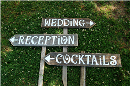 Top Tips for Using Wedding Signs on Your Wedding Day in New York, NY