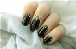 Gold Flakies Manicure in New York,NY