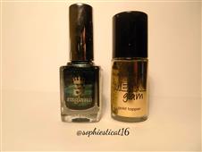 Green & Gold flakies manicure