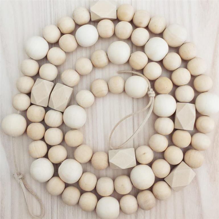 Bright, Colorful Bead Garlands Add Value to Your Wedding