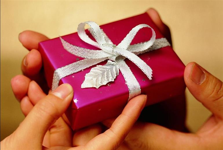 Show How Much You Love Your Girl with These Amazing Gifts on Her Birthday