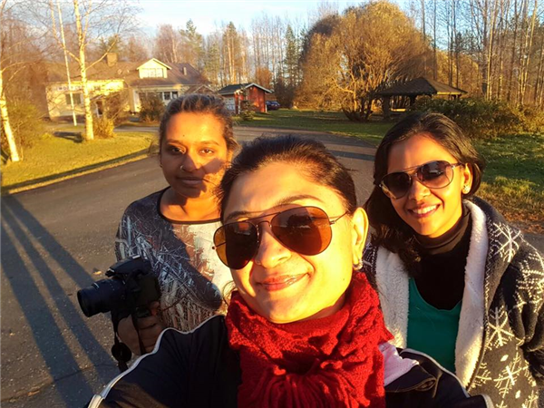 Three Musketeers: 3 women in car from delhi to london in Louisiana, LA
