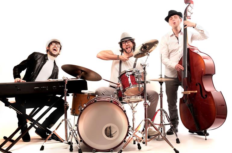 Things You Must Know Before Booking Band Services For Your Event