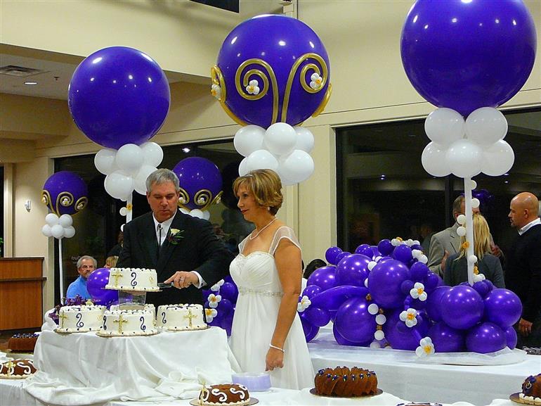 Balloon Centerpieces Can Be The Highlight Of Your Wedding