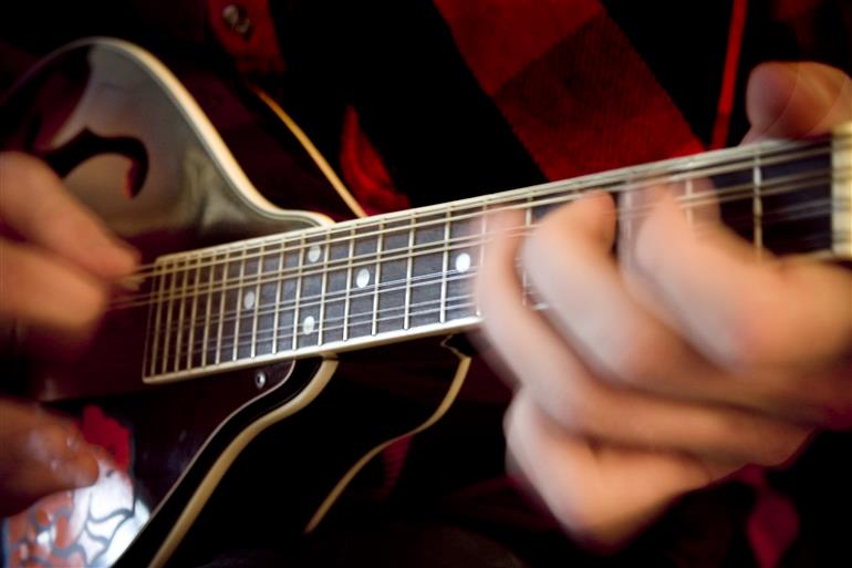 Some Tips To Help You Learn Playing Mandolin