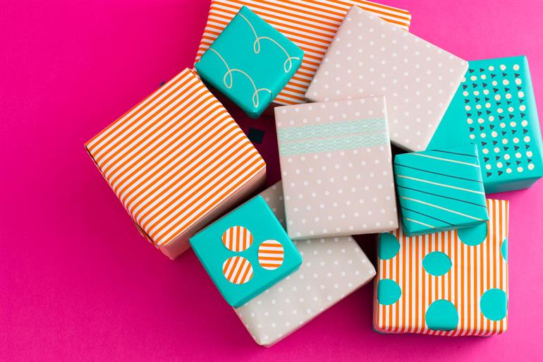 Money Saving Tactics While Buying Christmas Gifts