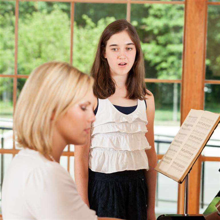 7 Benefits of Vocal Music Lessons For Your Children