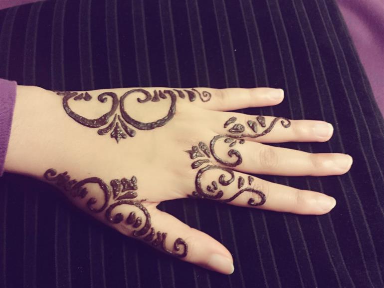 Choosing The Right Mehndi Designs