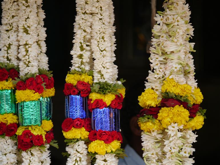Tips to Choose the Right Garlands Florist for Your Wedding