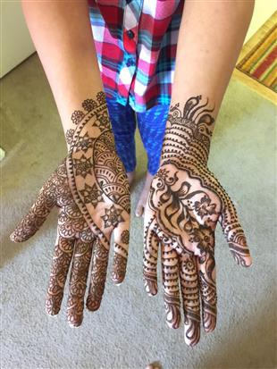 Henna Artist