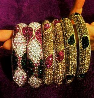 Indian Clothing And Jewelry Available in Madison, WI