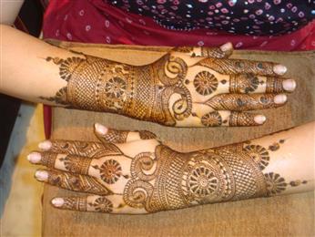 Mehendi Artisan Rita Sheth in Denver, CO