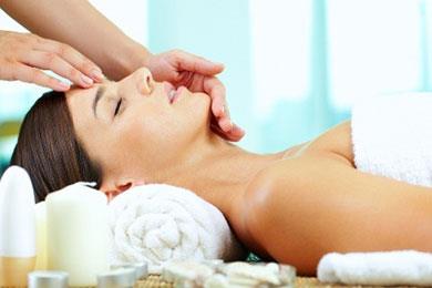 Aroma Beauty Bar And Salon in Fremont, CA