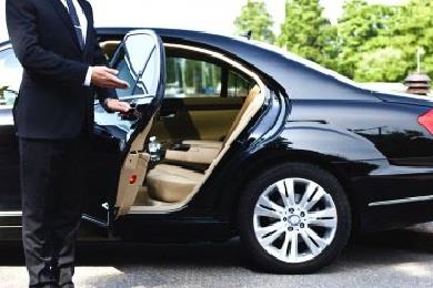 Regular Car Pick Up And Drop Off Service in Tampa, FL