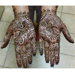 Henna And Mehndi Artist