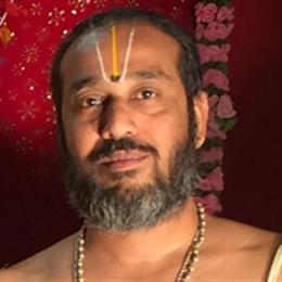 Priest Madhusudhan Bhattar Tumkur Ji in Milwaukee, WI